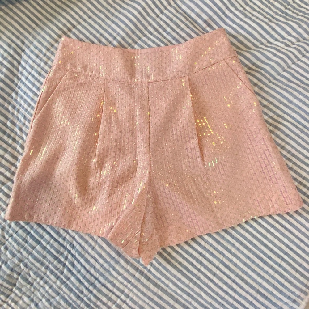 Versona shorts.